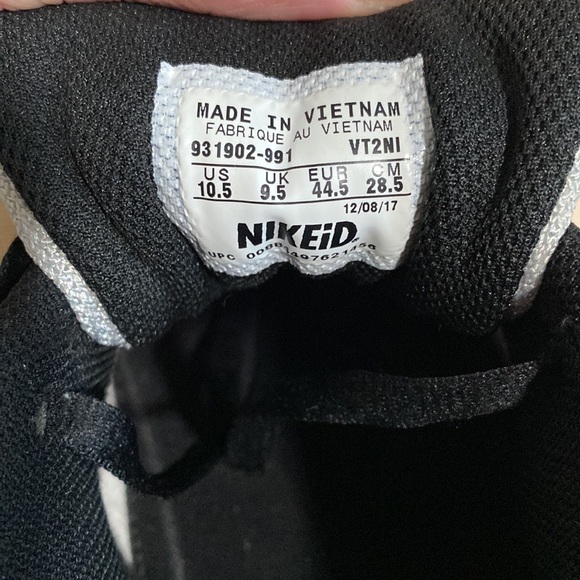 Nike AirMax 90 by Nike I.D. 931902-991 - Picture 10 of 10